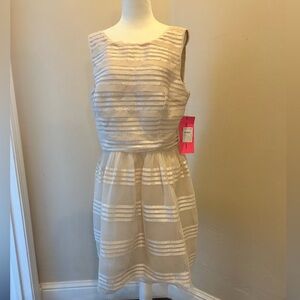 Betsey Johnson Stylish Sleeveless Striped Dress ⭐️
